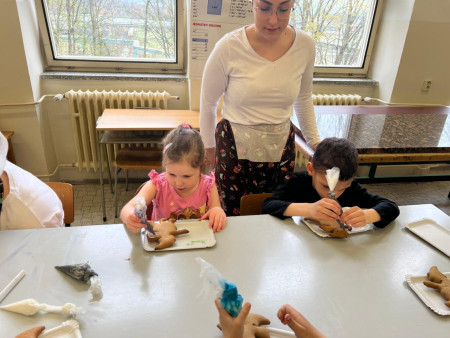 Navštívily jsme kadeřnictví a zahrály si na pekaře